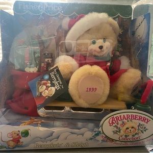 NEW Fisher Price Christmas Briarberry Collection Berrykins Berrykris Sleigh 1999
